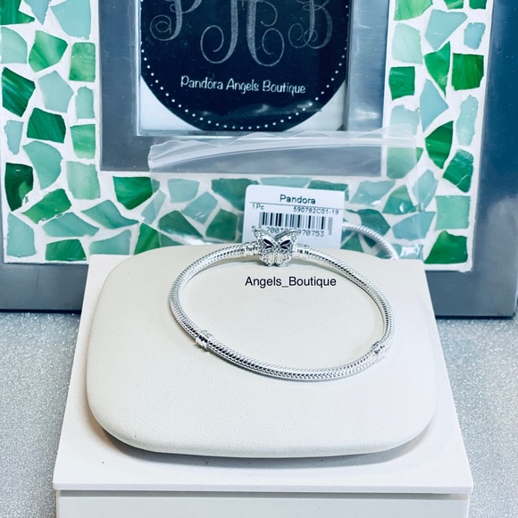 New Pandora Moments Butterfly Clasp Bracelet - Picture 6 of 7